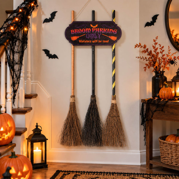 Halloween Broom Parking Sign Set, Wooden Hanging Sign with Decorative Witch Brooms for Holiday Decor